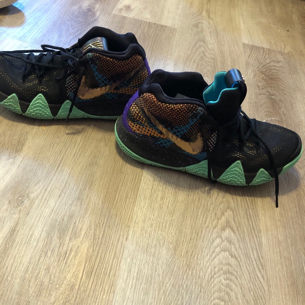 Mens Nike Kyrie 4